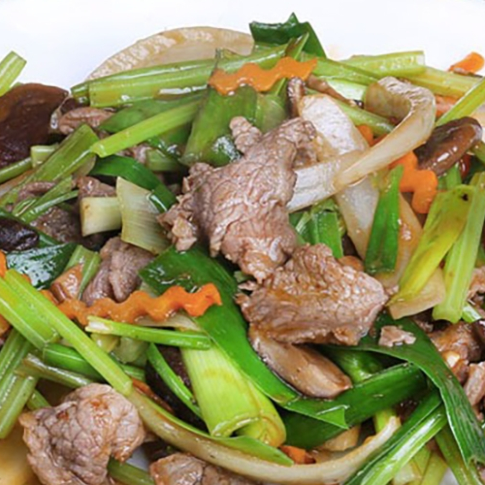 Bò xào hành cần