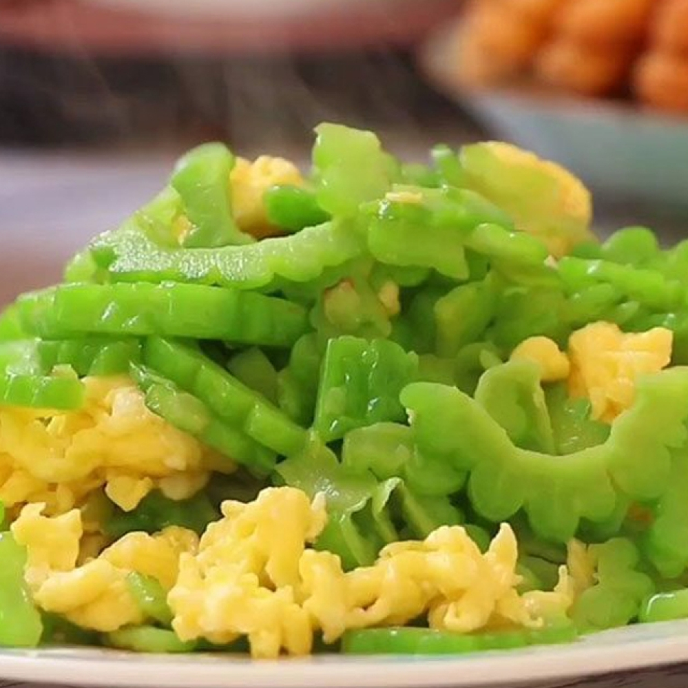 Khổ qua xào trứng muối