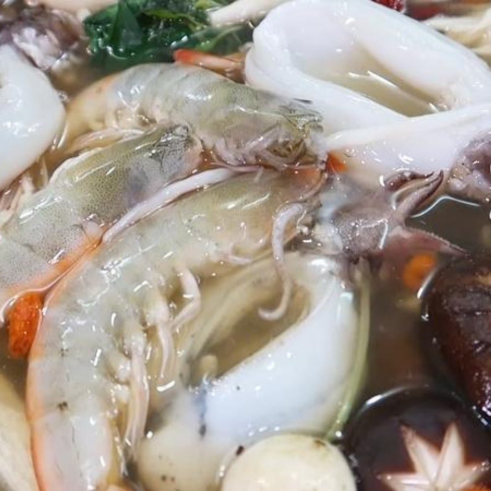 Lẩu nấm hải sản