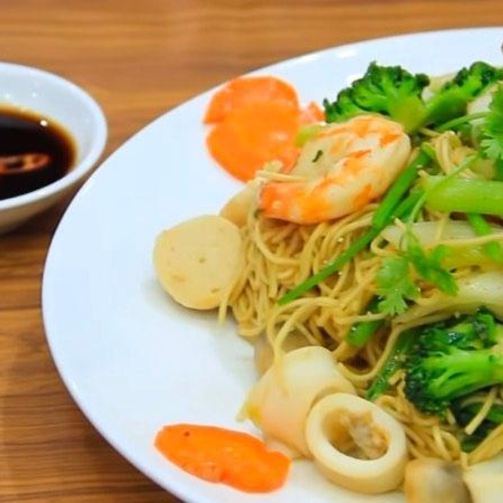 Mì xào hải sản