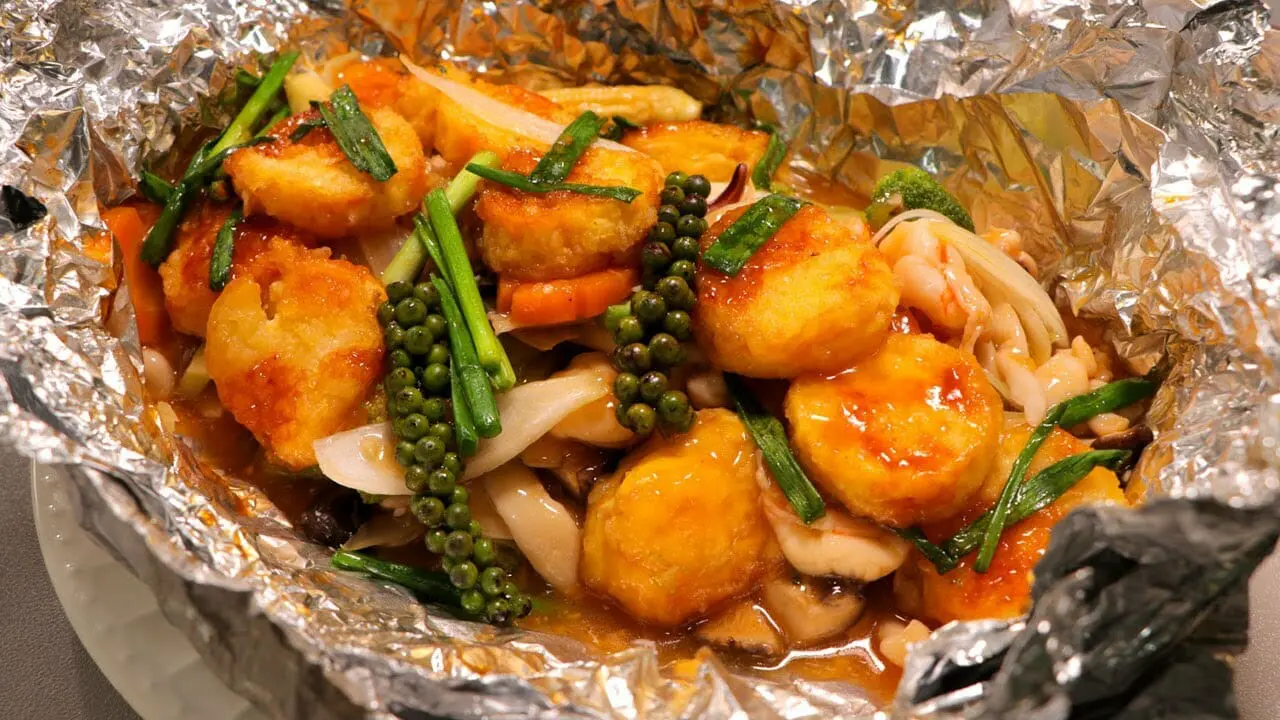 Đậu hũ trứng xào hải sản