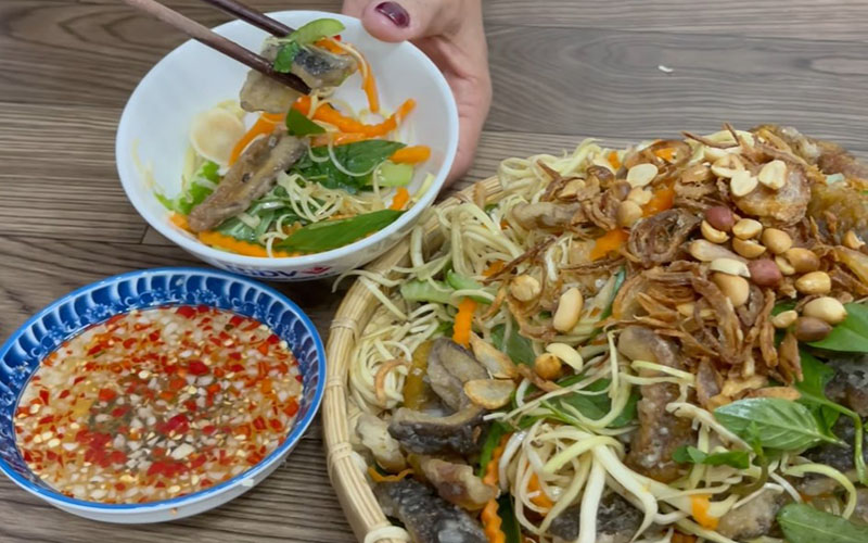 Gỏi lươn cây chuối